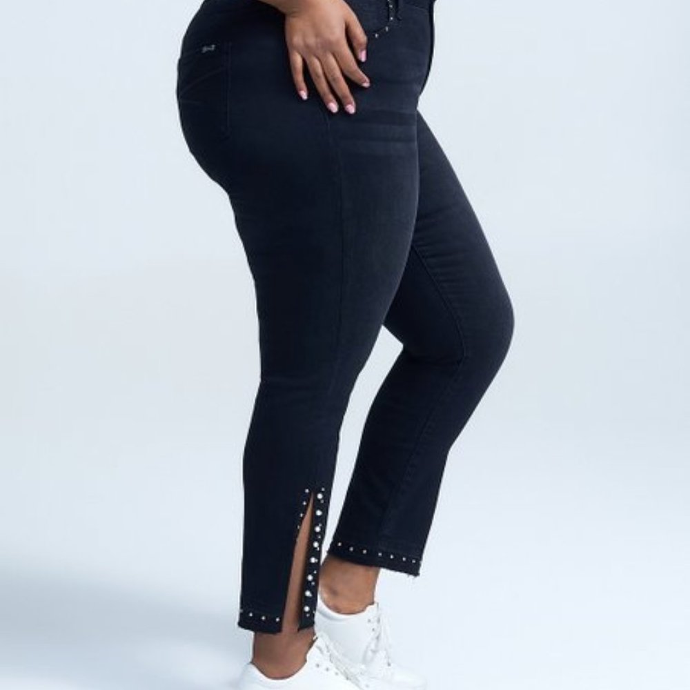 NWT Seven7 Limited Edition Jeans